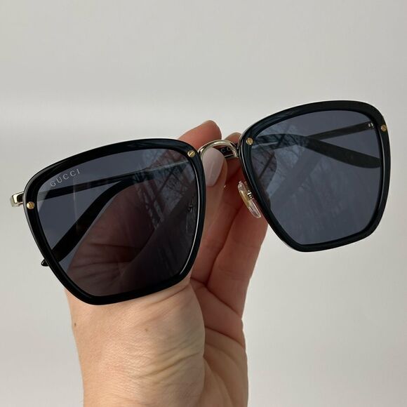 BRAND NEW GUCCI GG0673S 001 Black Gold Grey Sunglasses main image 11